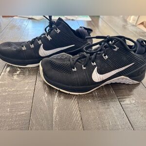 NIKE Metcon DSK Flyknit 2 Women‎ US 8 Black White Running Shoes
